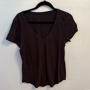 lululemon athletica Black V-Neck Short Sleeve Tee